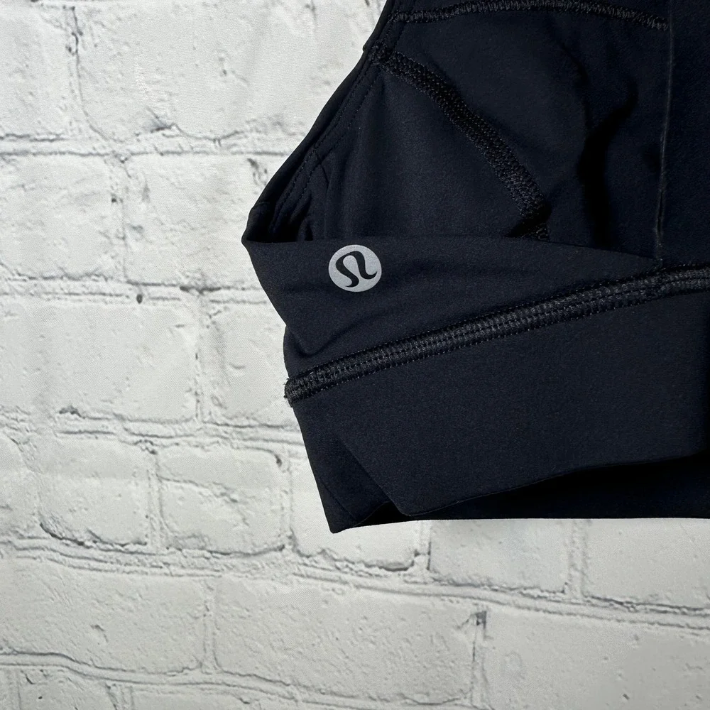 Lululemon SoulCycle High Neck Sports Bra Black Skull Crossbones Size‎ 2 W2AG9S